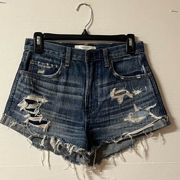 Abercrombie & Fitch Size 0/25 High Rise Denim Dark Wash Distressed Cut Off - Picture 1 of 6